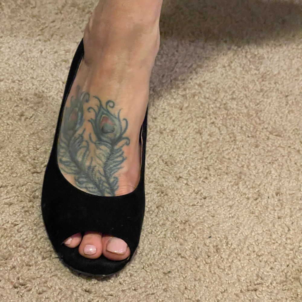 Kelly & Katie black suede size 7.5